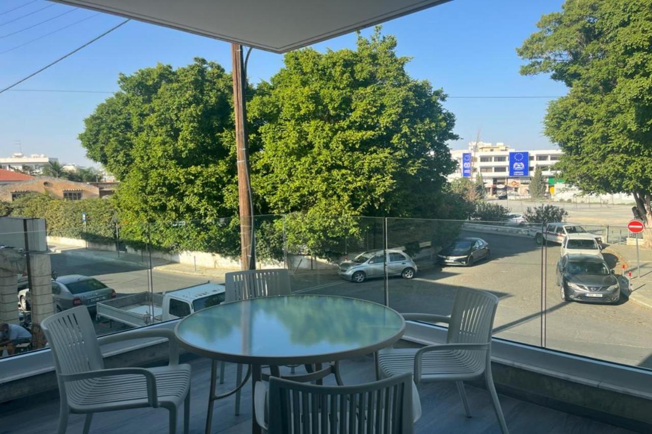 Phaedrus Living Coral Allure Larnaca