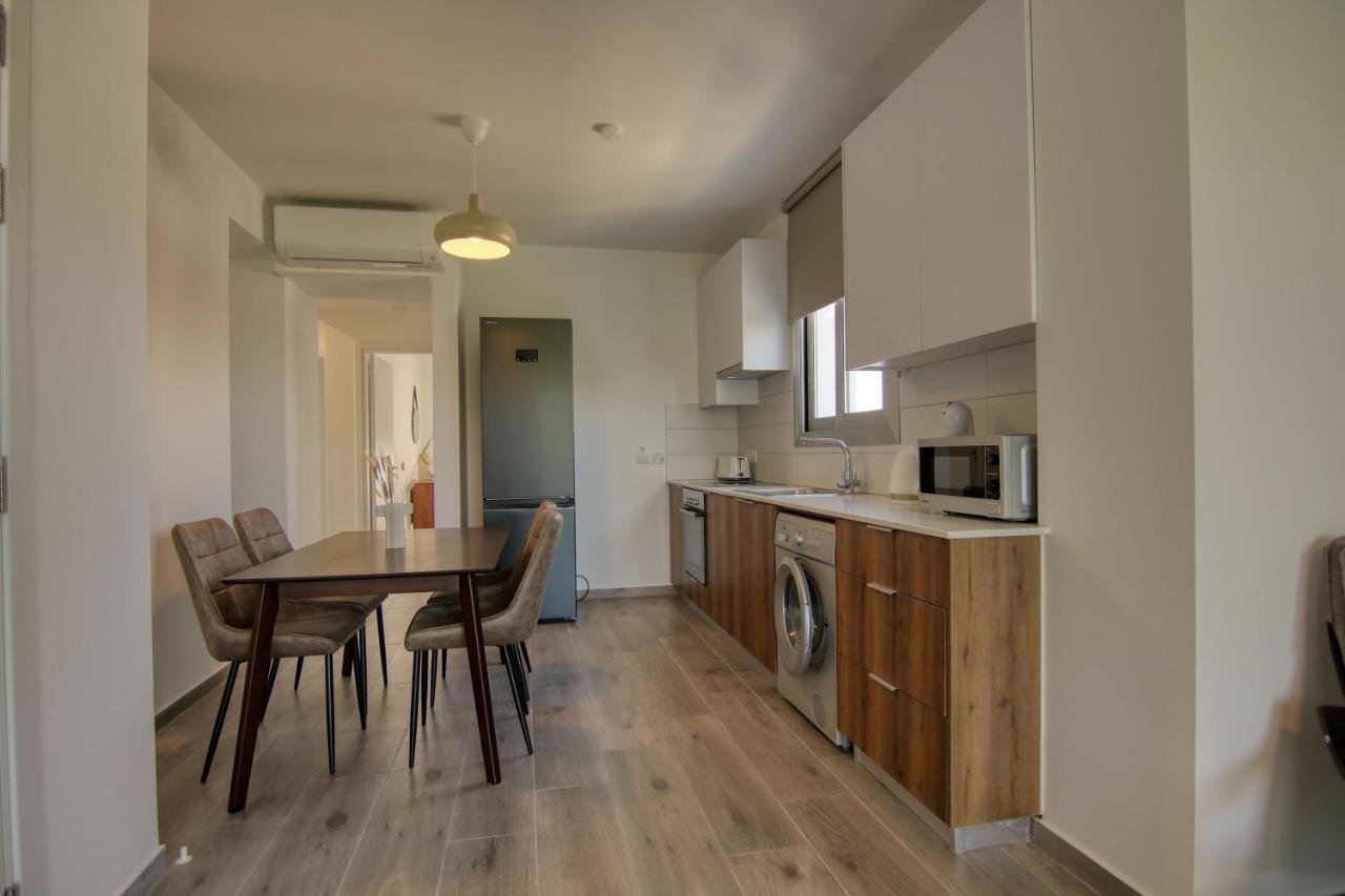 Phaedrus Living Coral Allure Apartman